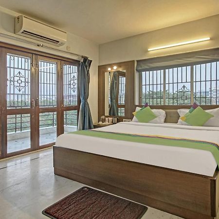Treebo Sreemaa Newtown Hotel Panchuria Bagian luar foto