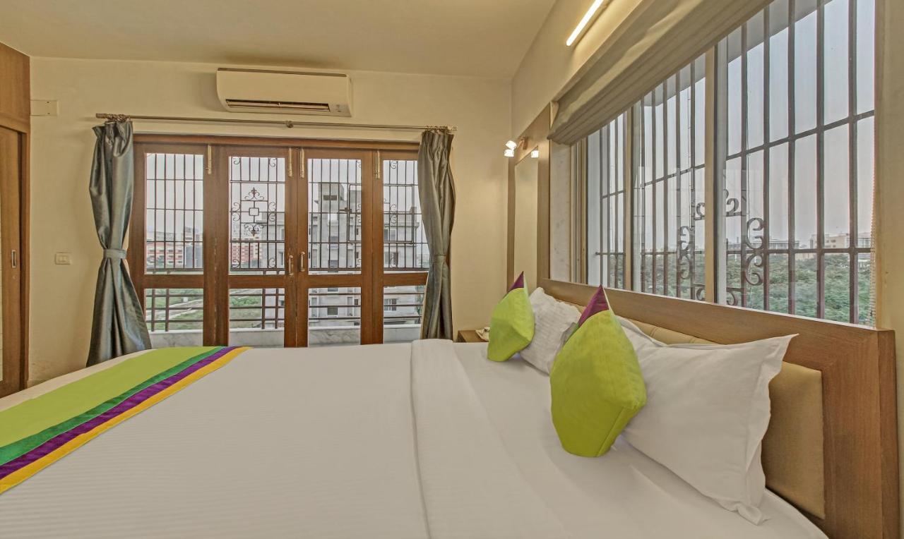Treebo Sreemaa Newtown Hotel Panchuria Bagian luar foto
