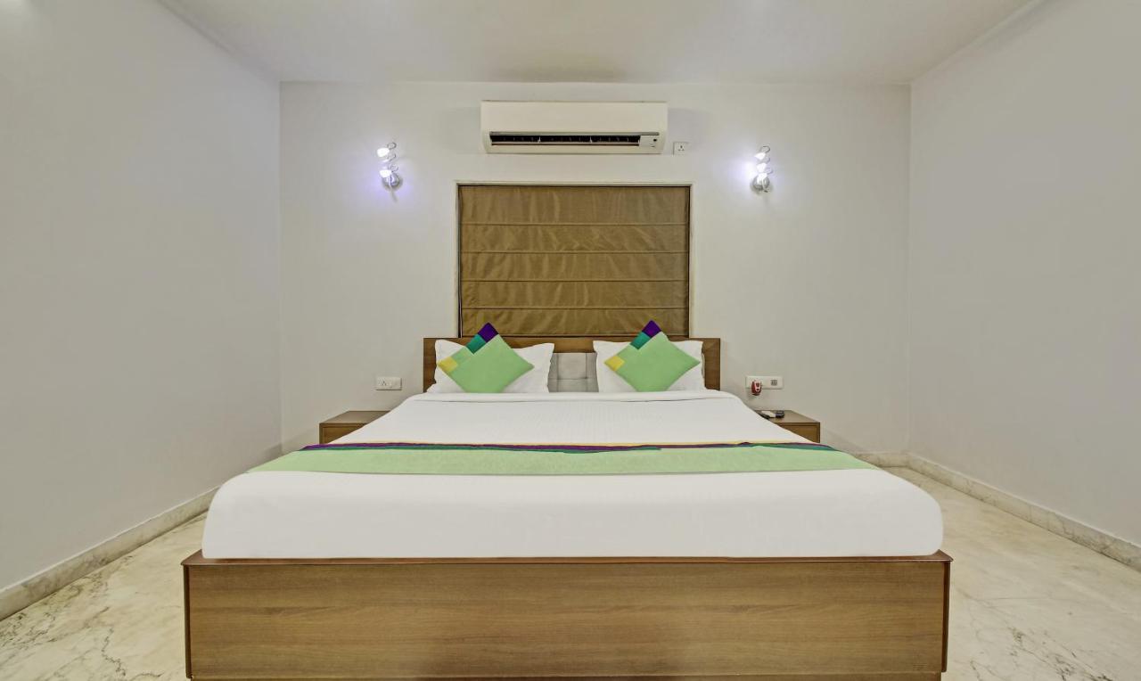 Treebo Sreemaa Newtown Hotel Panchuria Bagian luar foto