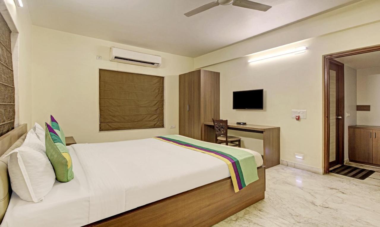 Treebo Sreemaa Newtown Hotel Panchuria Bagian luar foto