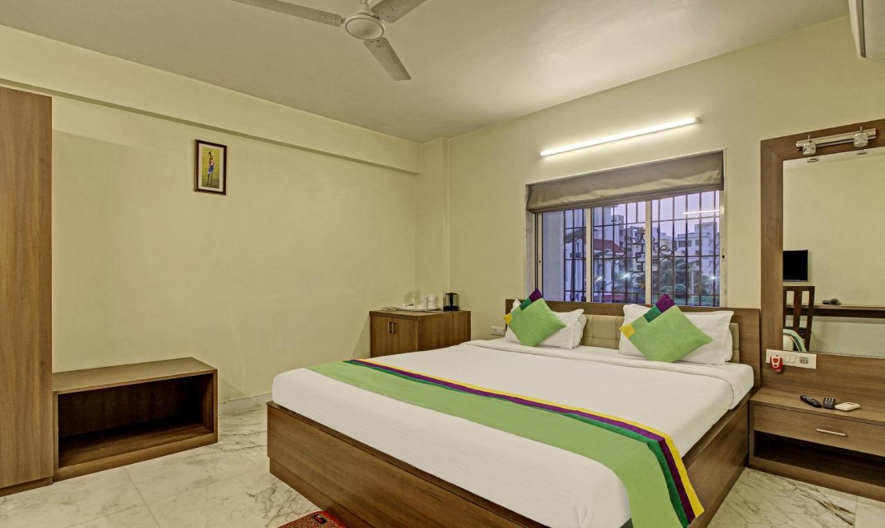Treebo Sreemaa Newtown Hotel Panchuria Bagian luar foto
