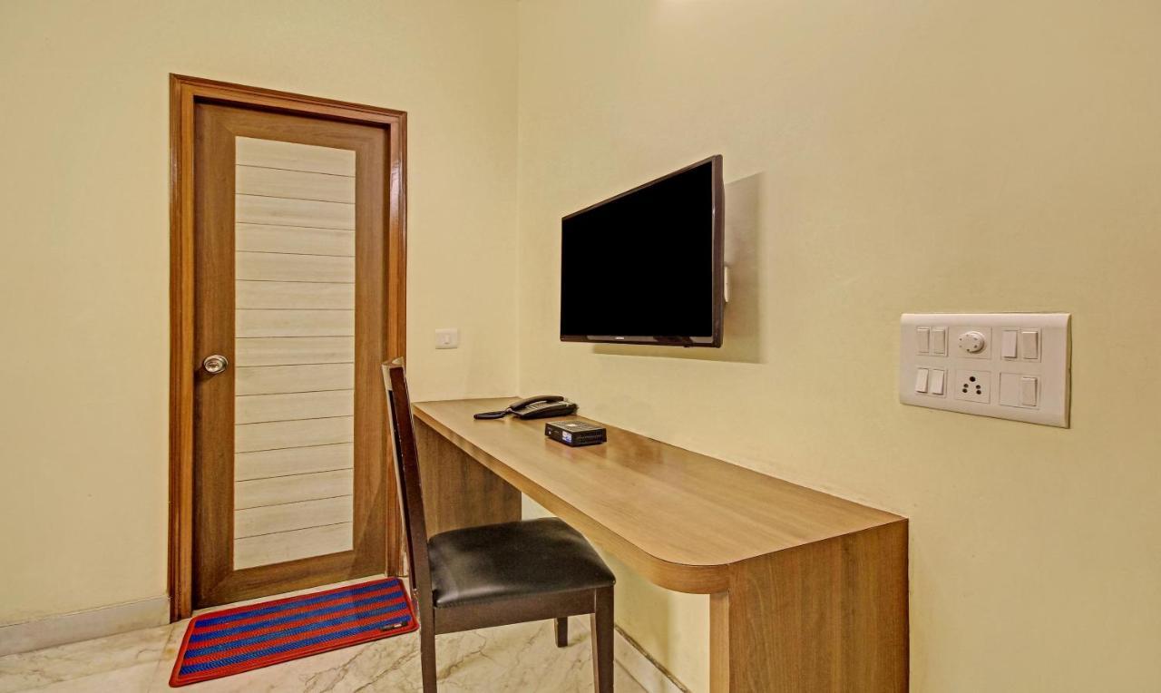 Treebo Sreemaa Newtown Hotel Panchuria Bagian luar foto