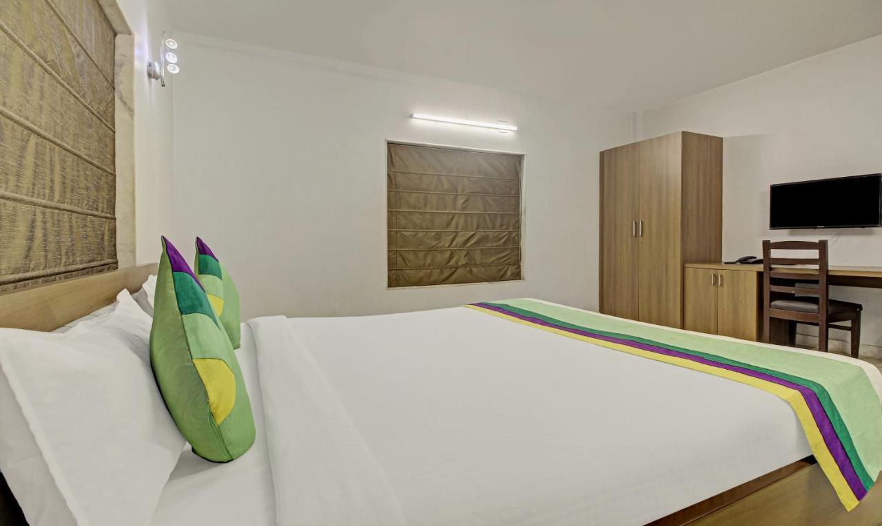 Treebo Sreemaa Newtown Hotel Panchuria Bagian luar foto