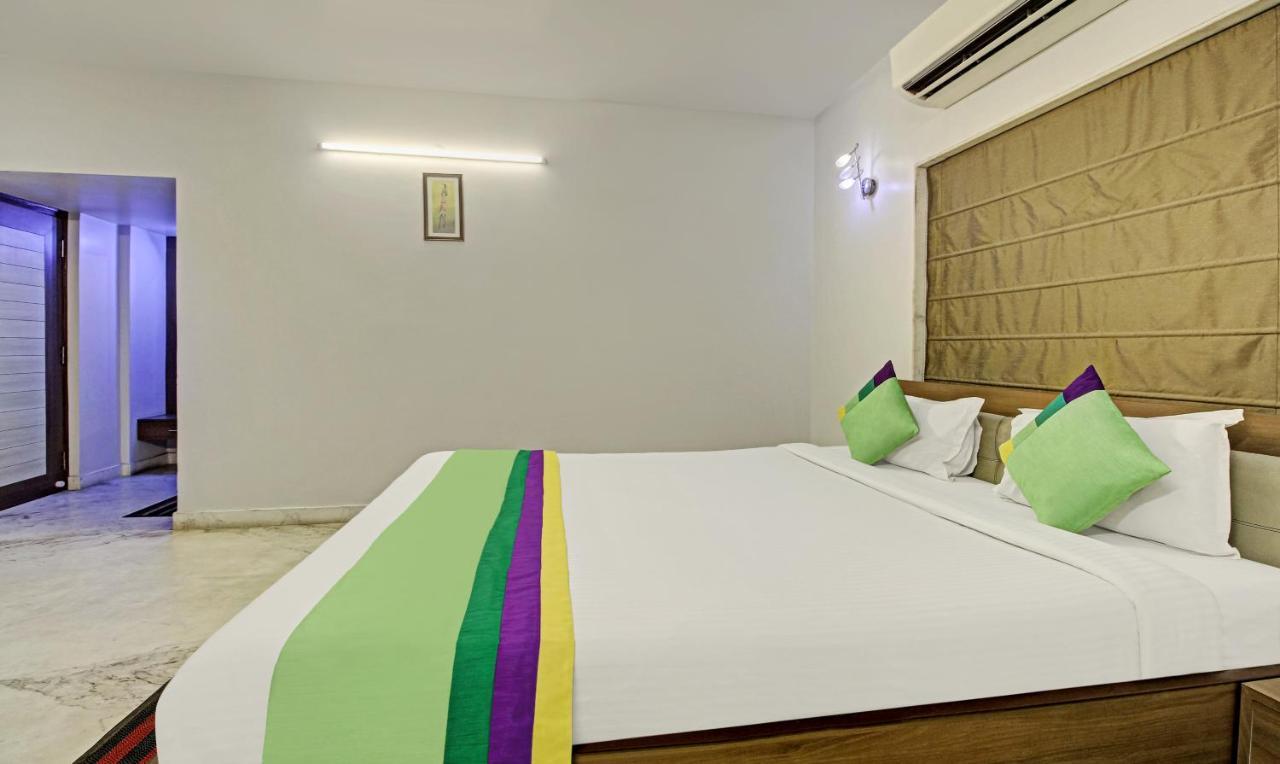 Treebo Sreemaa Newtown Hotel Panchuria Bagian luar foto