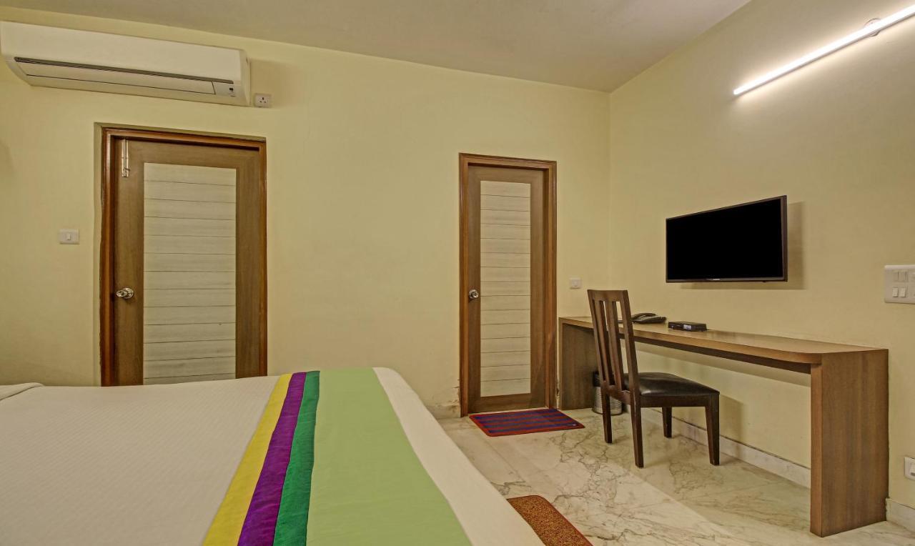 Treebo Sreemaa Newtown Hotel Panchuria Bagian luar foto