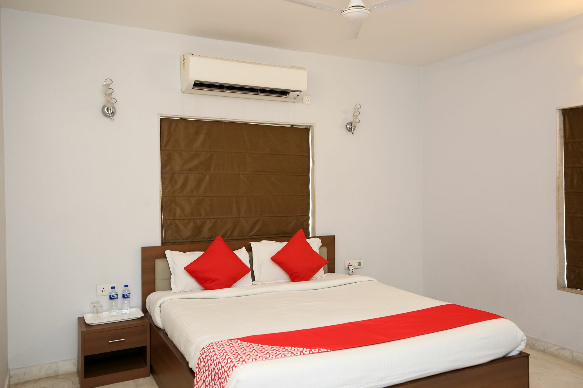 Treebo Sreemaa Newtown Hotel Panchuria Bagian luar foto