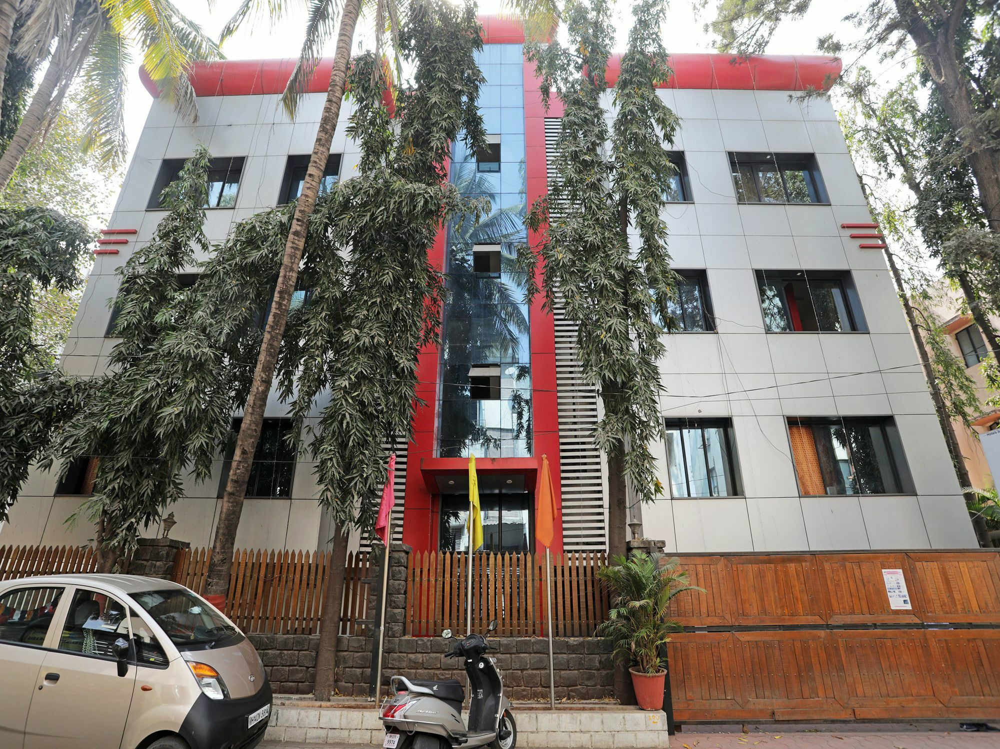 Treebo Sreemaa Newtown Hotel Panchuria Bagian luar foto